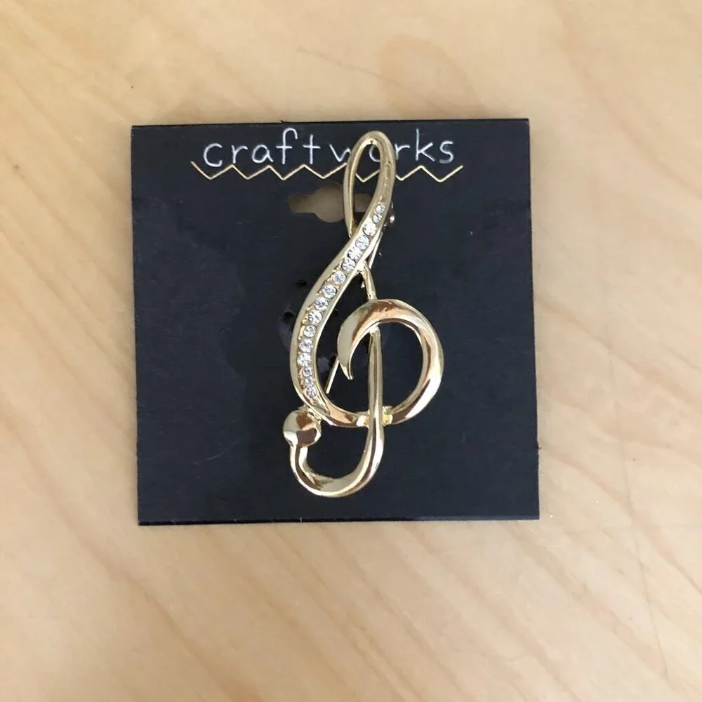 VTG Craftworks Treble Clef Brooch Gold Tone Channel Set Rhinestone Accents NEW